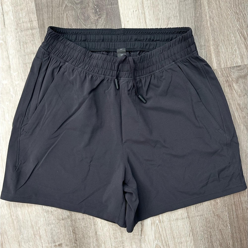 Men’s Lululemon Pace Breaker Linerless 5” length Shorts, Black, Sz S, NWOT
